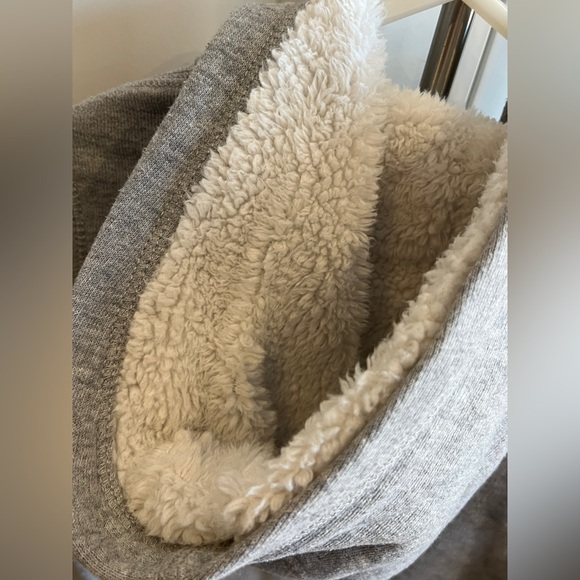 BENETTON 2Y zip hoodie - Picture 4 of 5